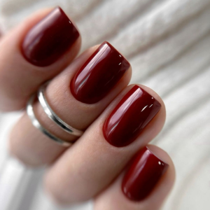 burgundy nails